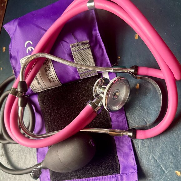 Prestige Medical S82-OB-PUR Premium Large Adult Aneroid Sphygmomanometer + - Picture 1 of 5